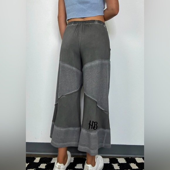 Adorable Soft POL Cropped Pants with Pockets | Bestselling Loungewear - Picture 6 of 7